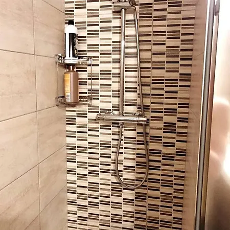 Comme A La Maison!!a 5 Min A Pied Plage,pkg Prive