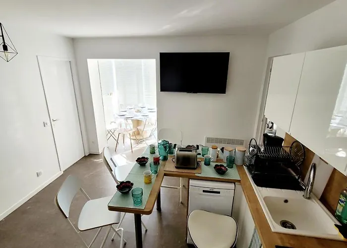 Comme A La Maison!!a 5 Min A Pied Plage,pkg Prive Apartment